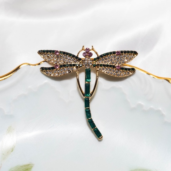 ✨Betsey Johnson Leandra Dragonfly Rhinestone Brooch - Picture 2 of 6